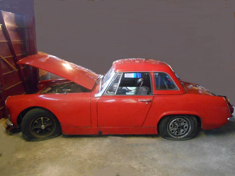 MG Midget Sports Car 1971 Convertible Chrome bumpers hard top. Garaged last 21 years ULEZ exempt