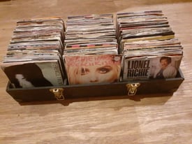 300 x pop vinyl singles + case 
