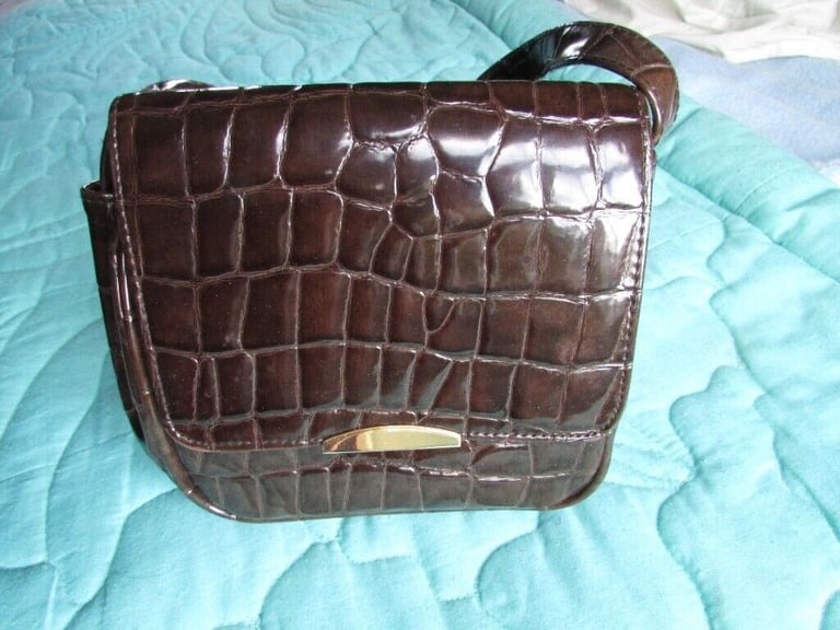 Ladies Handbag.  Faux Leather. Lovely Condition.