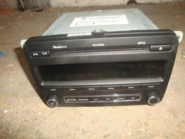 SKODA FABIA MK2 ROOMSTER STEREO RADIO MP3 MEDIA CD PLAYER 5J0 035 161 D