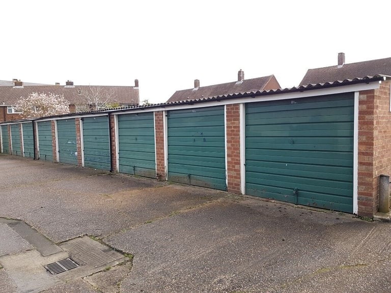 Garage/Parking/Storage to rent: Cordelia Road, Stanwell Staines TW19 7EL - GATED SITE