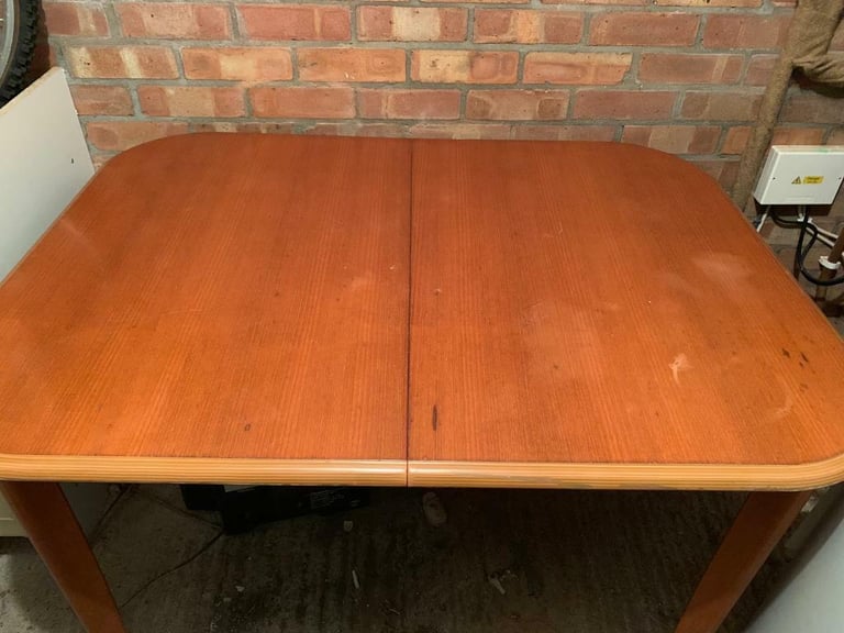 image for Extendable dining table