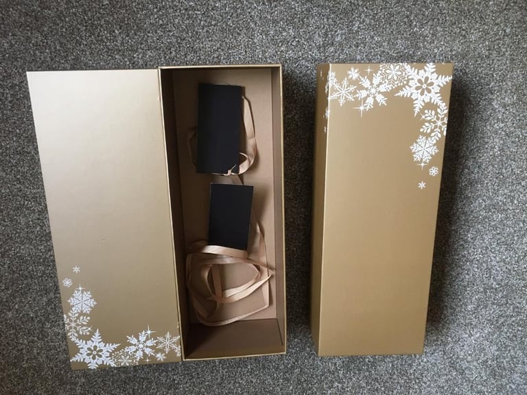 Gold Cardboard Gift Boxes. 