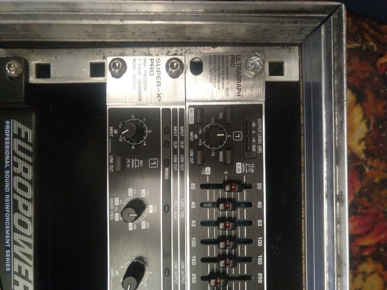 x2 Amplifiers,with crossover and graphic equalizer