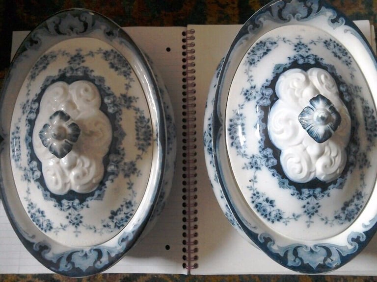 image for Vintage Leighton Garland 6 piece dinner set with two soup tureens