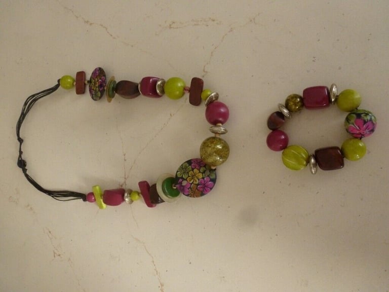 image for Chunky Costume Necklace and Bracelet