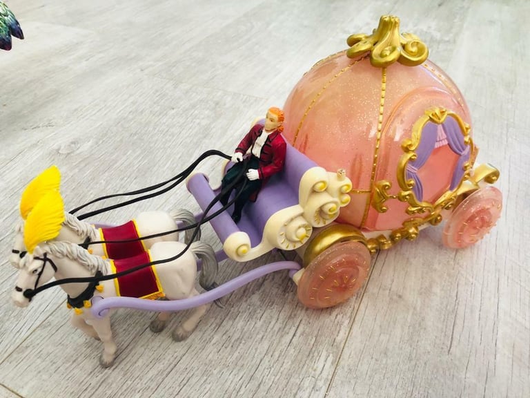 Disney Cinderella toy carriage with horses and driver