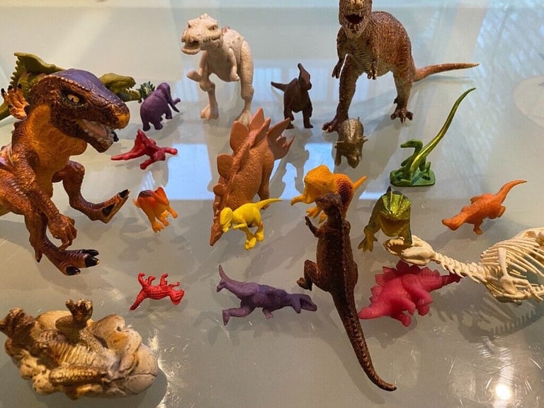Dinosaurs x35+ Like New JOB LOT