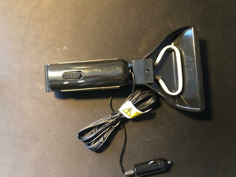 Heated Windscreen Ice-Scraper