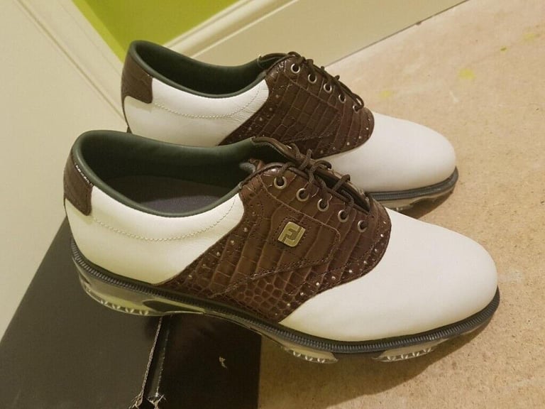 Classic Style Golf shoes, BNWT, waterproof, FootJoy Dryjoys style/size hard to find.