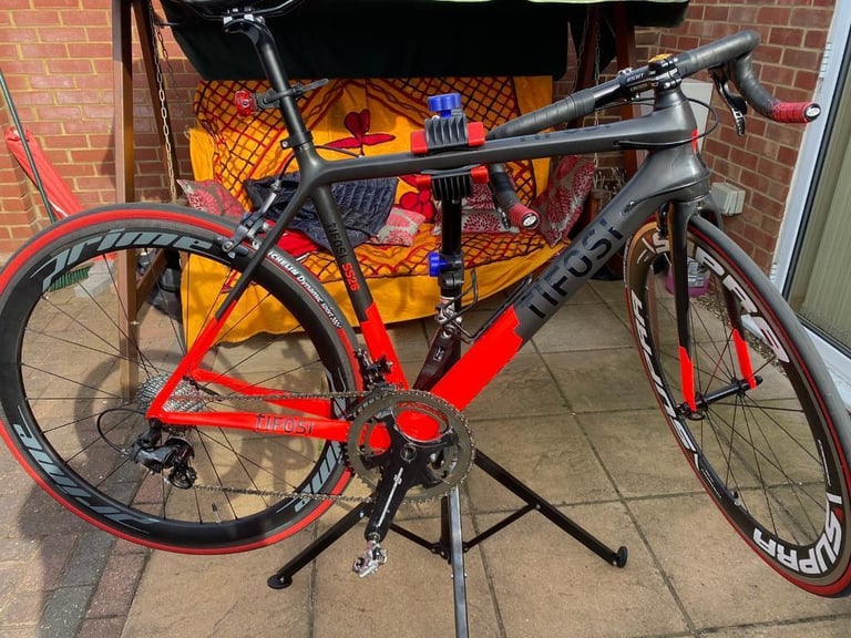Road bike Tifosi SS26 full Carbon mint condition. RRP£3500