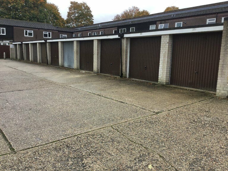 Garages to rent at Pilgrims Way Andover (BLOCK D,F,J,N ONLY) - £27.55 a week