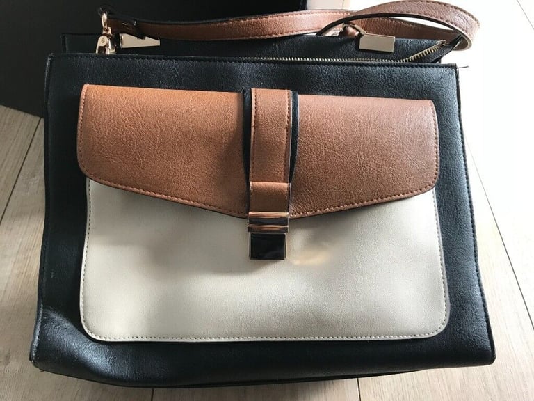 Ladies Hand Bag Accessorize