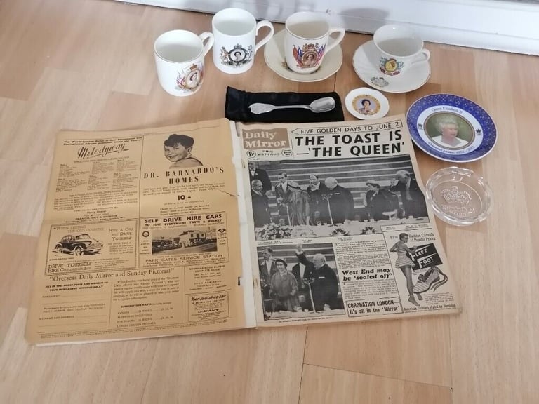 Royal Memorabilia Lot : 10 × Collectible E ll R 1953 - 2002 Commemorative Items 