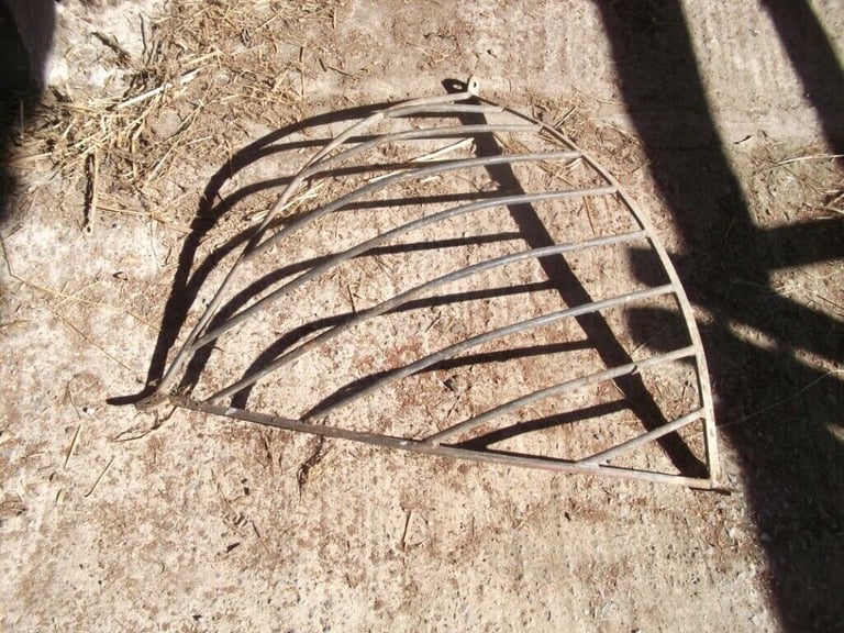 VINTAGE HAY MANGER  * GARDEN WALL PLANTER *