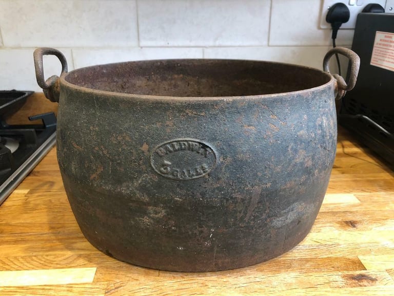Antique cast iron Baldwin 3 gallon cooking pot