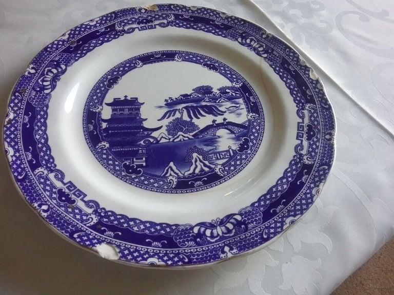 Blue willow china plates