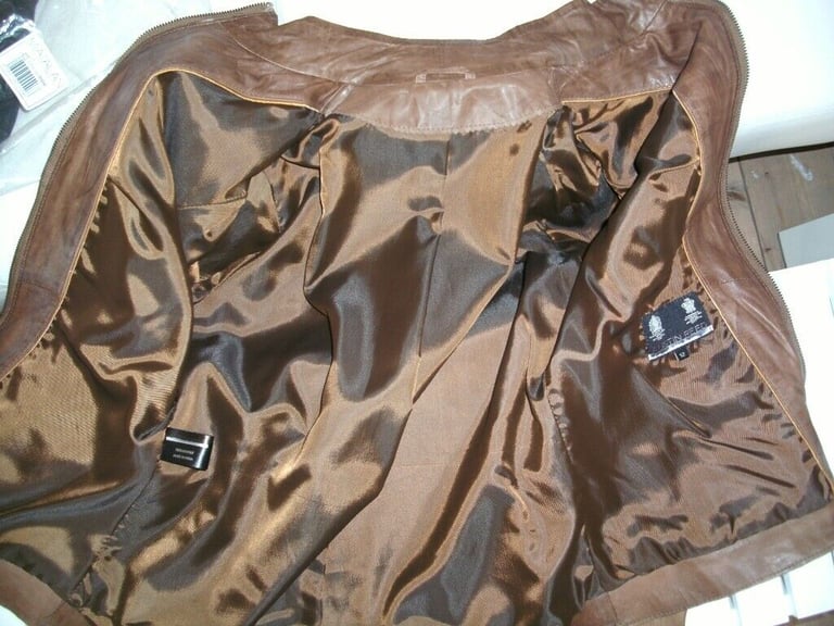 Gorgeous Austin Reed Real soft Leather Jacket Size 12 Like-New