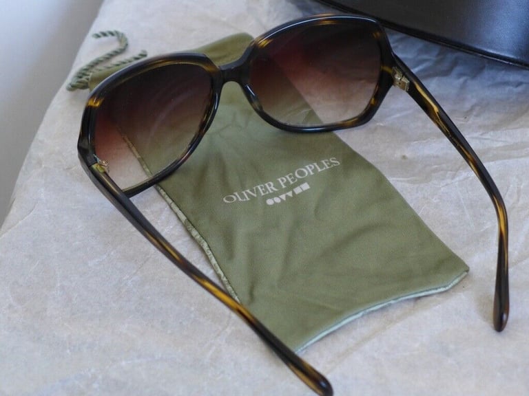 Vintage OLIVER PEOPLES Designer Sunglasses. See photos for style and shape. PERFECT. 