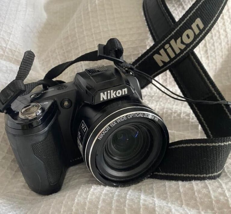 Nikon coolpix L110 camera - black 