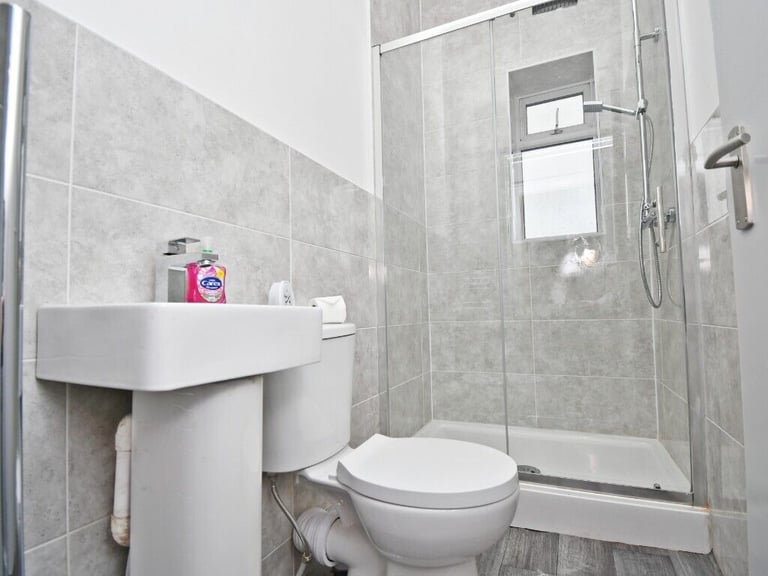 6 Bed 6 Bath HMO Preston City Centre Fully Refurbed High Spec Throughout Returns In Excess of 45% PA