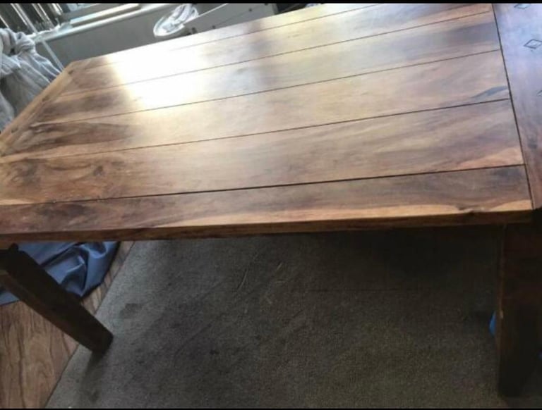 Solid table and six chairs set