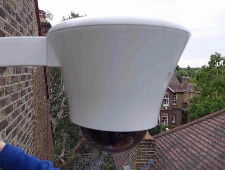 image for PROFESSIONAL SECURITY CAMERA: AXIS 233D. 360 pan, tilt and zoom. Installation advice available.
