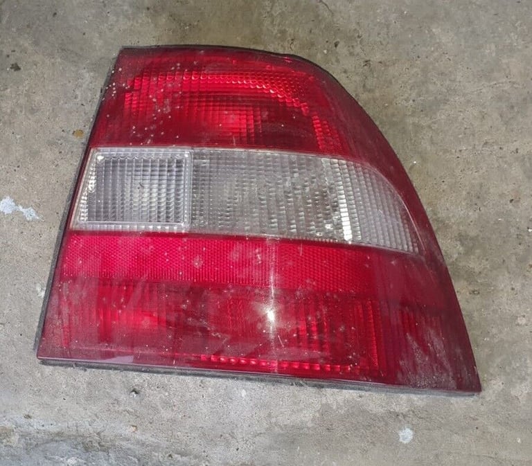 Vauxhall Vectra Right Side Rear Light 1999