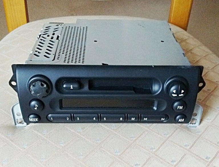 image for 2006 GEN 1 MINI RADIO/CASSETTE PLAYER.