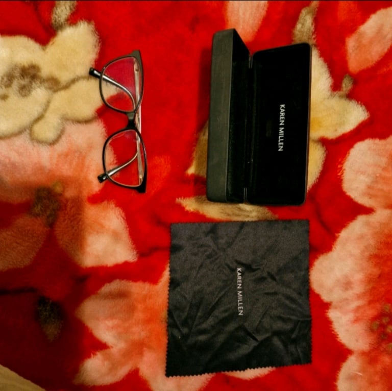 image for Karen Millen prescription glasses code 3037/