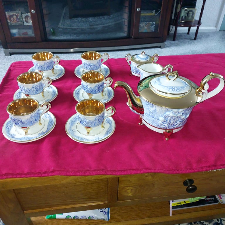 Capodimonte Gold plated Cherub Tea Set