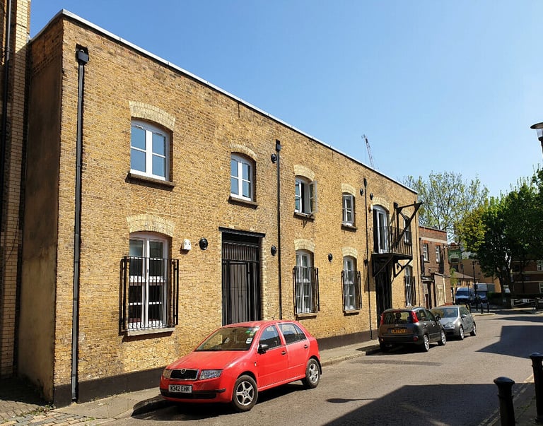 Fixed Desks to Rent near London Bridge & Bermondsey. Characterful Office in Beautiful Location