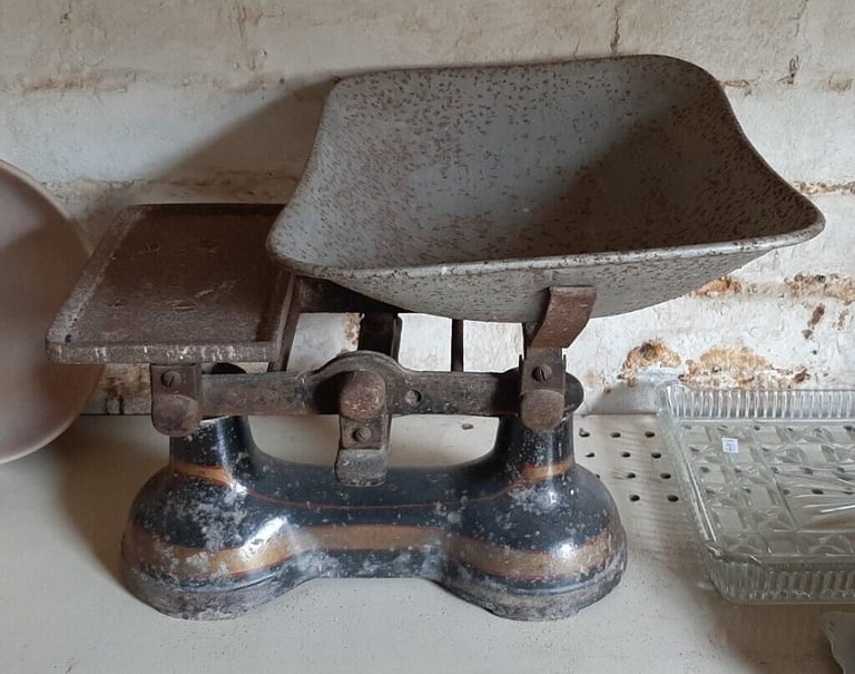 image for Vintage Set of Scales without Weights
