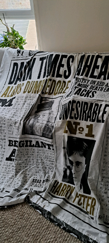 2 bedding covers Harry Potter and double sides yellow plus grey Double