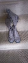 Children's grey boots . . . . . . . . . 