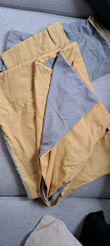 2 bedding covers Harry Potter and double sides yellow plus grey Double