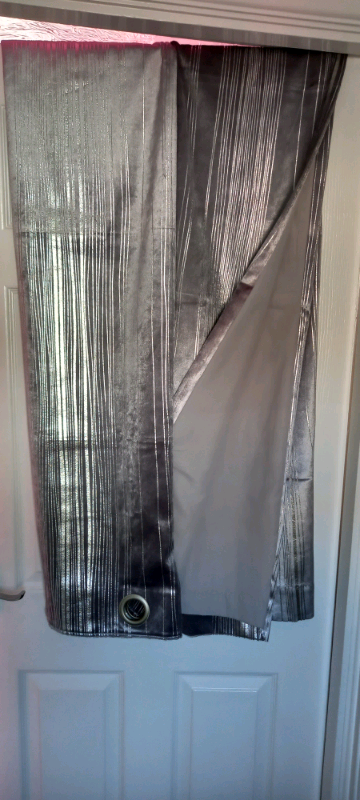 image for Assorted curtains like new only been up a few months 