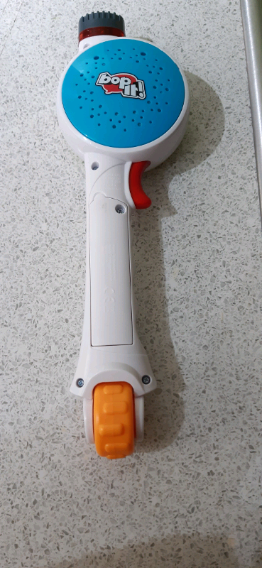 Bop it maker