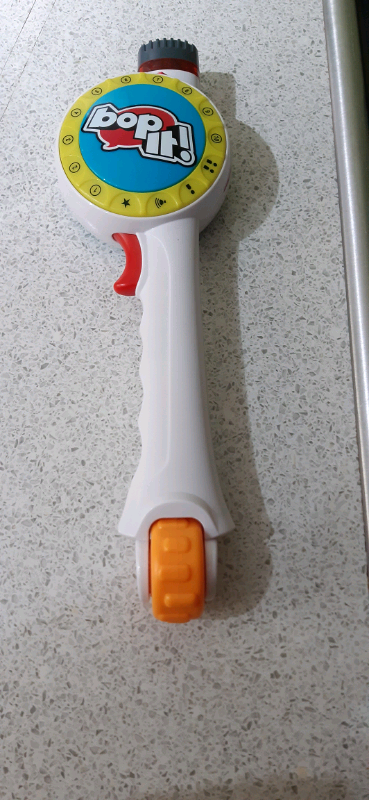 Bop it maker