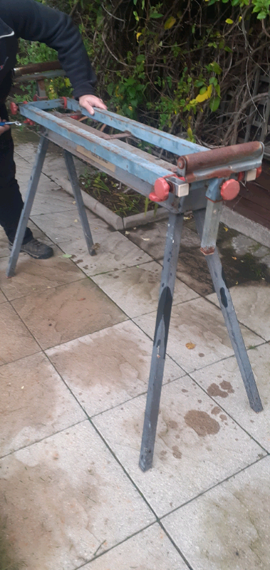 Portable tool stand