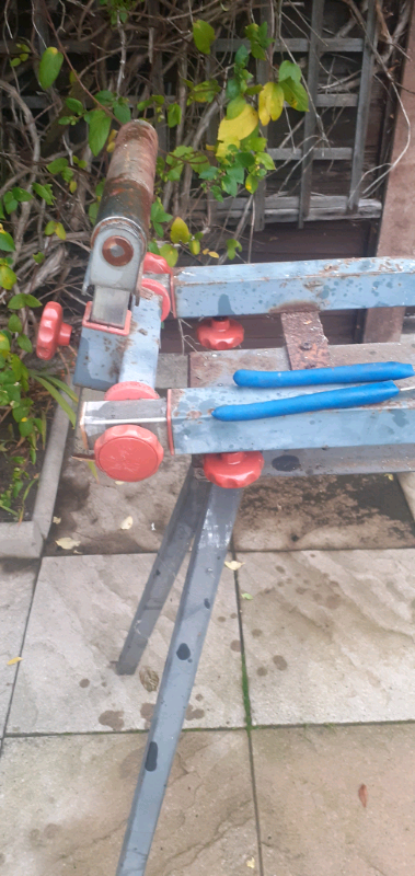 Portable tool stand