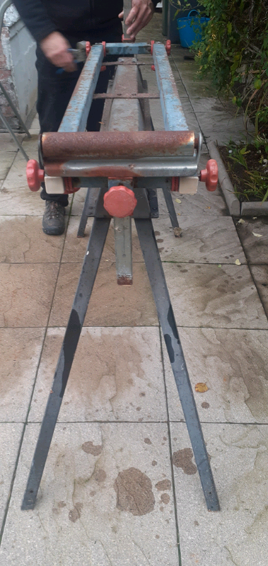 Portable tool stand