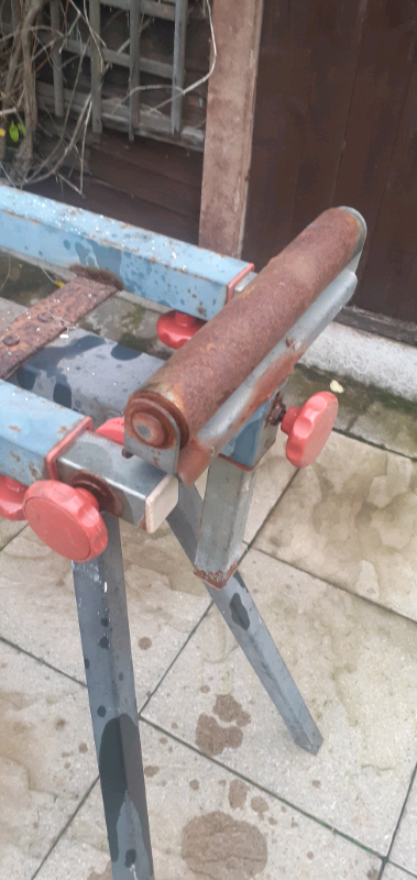 Portable tool stand