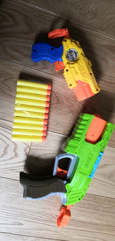 Toys 2x guns Xshot 