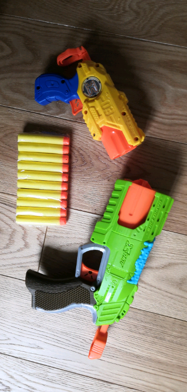 Toys 2x guns Xshot 