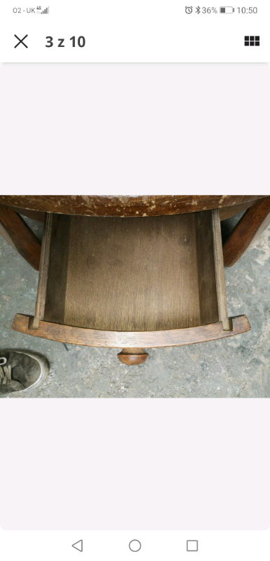 Antique round table 