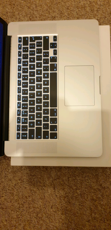 MacBook Pro 15'' 2.5Ghz 16GB 500 GB  DG AMD radeon R9 2gb new battery