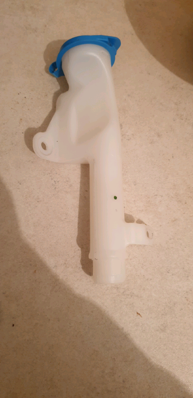 image for GENUINE HONDA HRV WASHER BOTTLE CAP AND THE TOP BOTTLE 15-20