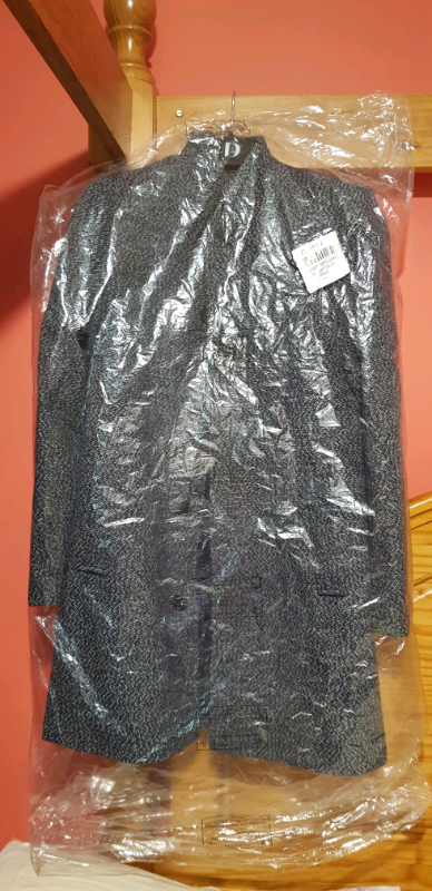 Mens button coat.size small navy and white 