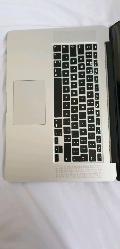 Apple MacBook Pro 2015 15" Retina Core i7 2.5Ghz 16GB 512GB SSD R9 2GB